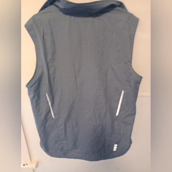 Men's Large size ELEVATE Athletic Vest - Picture 7 of 7